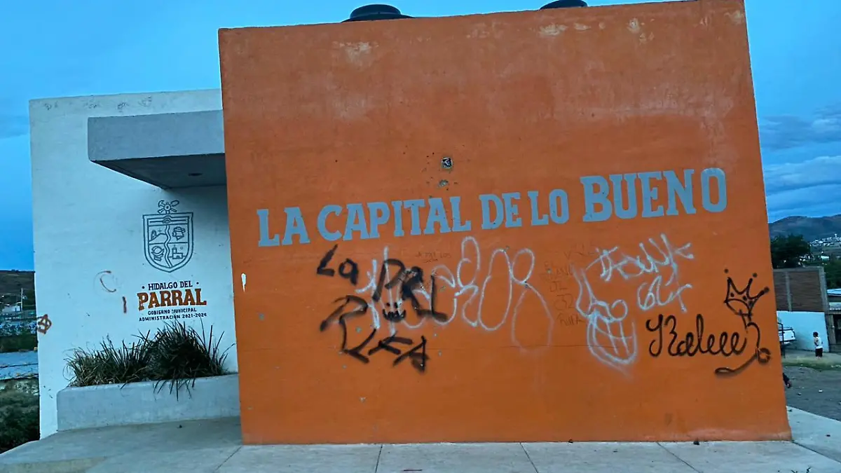 GRAFITI - CARLOS ADRIAN